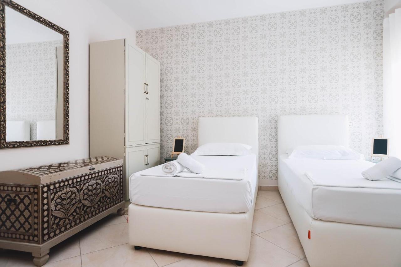 Large Apartment Near The Seaside Boulevard Lungomare Vlora Kültér fotó