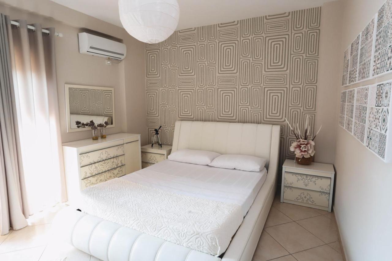Large Apartment Near The Seaside Boulevard Lungomare Vlora Kültér fotó